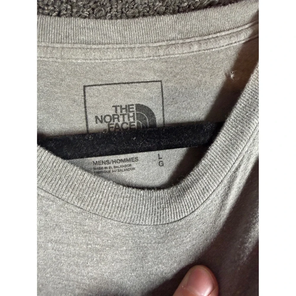 The North Face Graphic T-Shirt Mens L Grey Mountain Print Short Sleeve Crew Neck